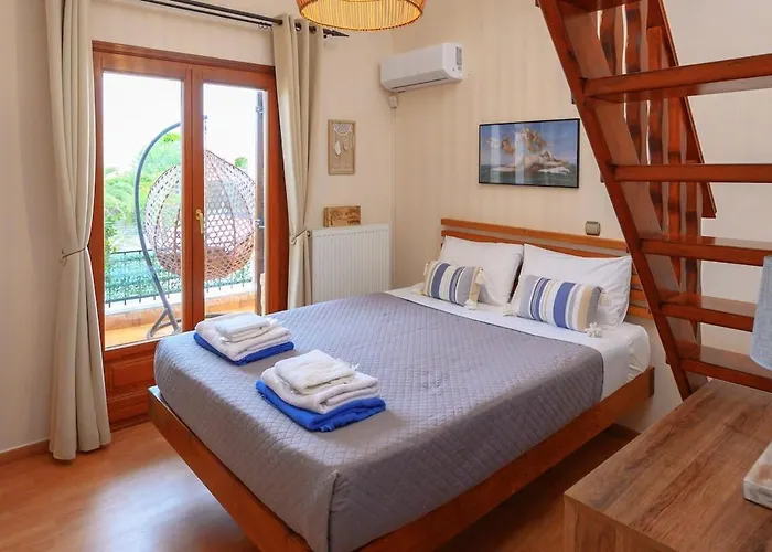 Helena Santorini- Private Plunge Pool & Bbq Mesariá