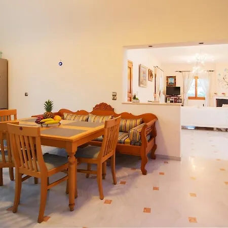 Helena Santorini- Private Plunge Pool & Bbq Дом отдыха