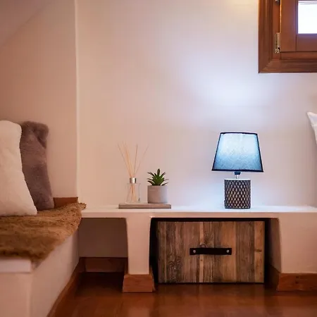 Holiday home Helena Santorini- Private Plunge Pool & Bbq