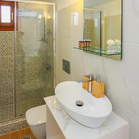 Holiday home Helena Santorini- Private Plunge Pool & Bbq *
