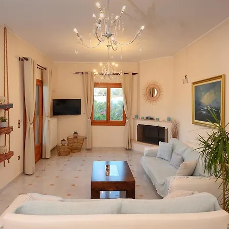 Helena Santorini- Private Plunge Pool & Bbq