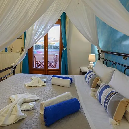 Helena Santorini- Private Plunge Pool & Bbq *