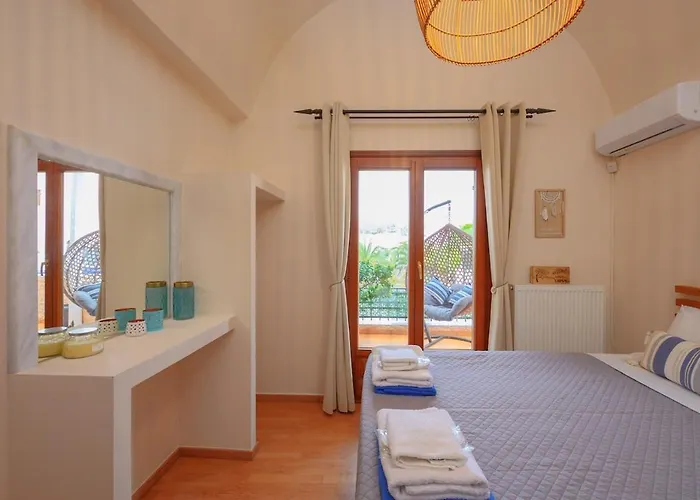 Helena Santorini- Private Plunge Pool & Bbq * Mesaria